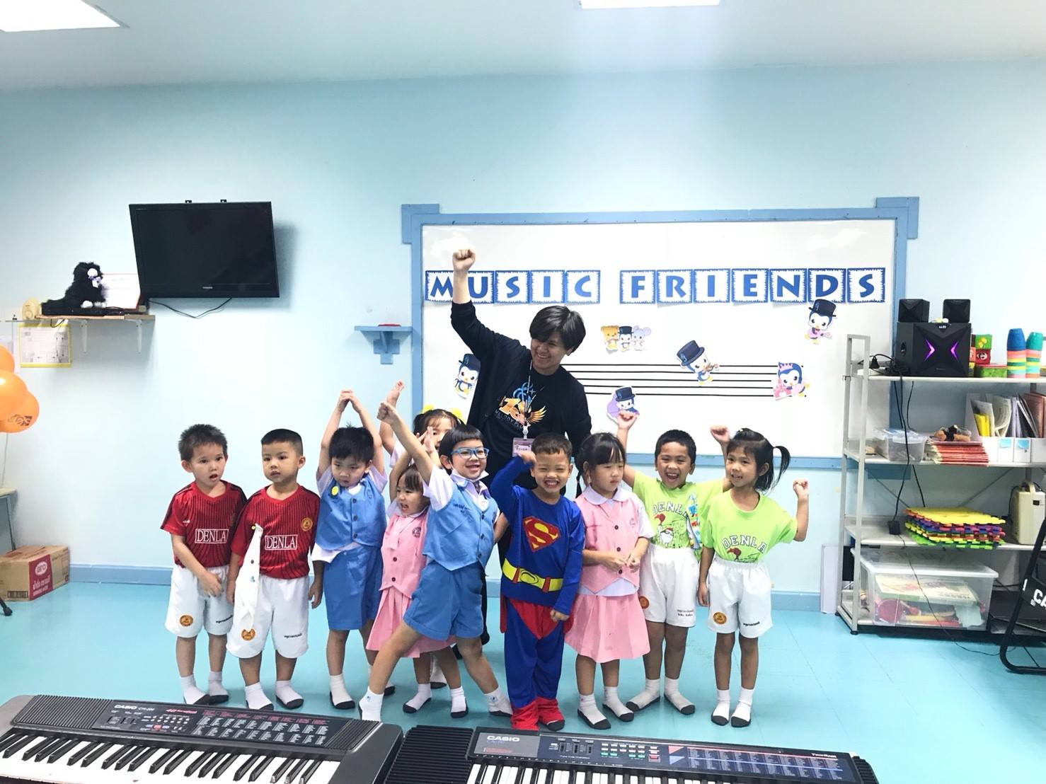 ภาพบรรยากาศงานวันสัมฤทธิ์ผลของนักเรียนชั้นอนุบาล 1 - ชั้นอนุบาล 3 โรงเรียนอนุบาลเด่นหล้า